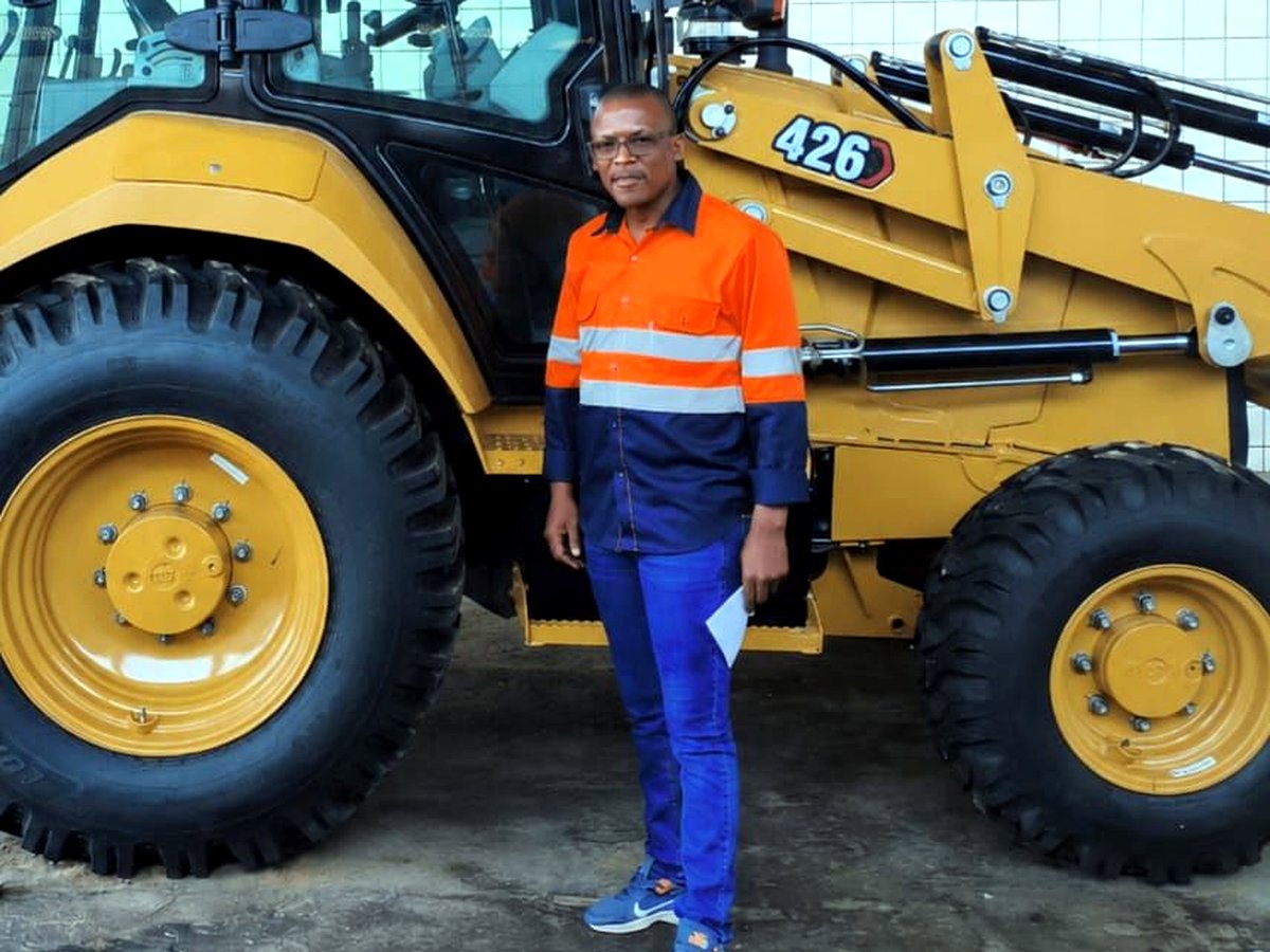 NAS Investment & Solution Trading leadership at a plant handover